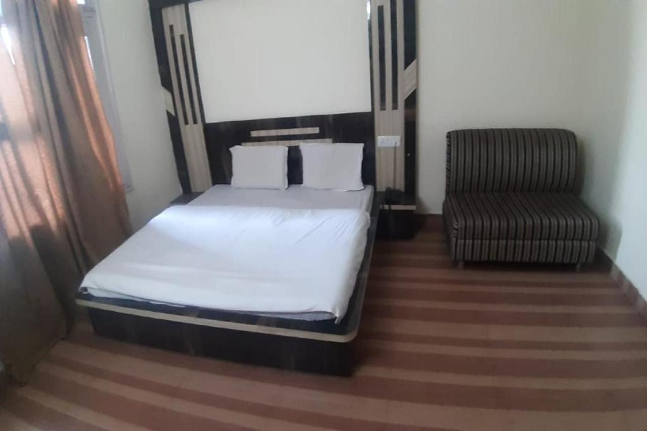 Oyo 81211 Hotel Janta Katra (Jammu and Kashmir) Ngoại thất bức ảnh