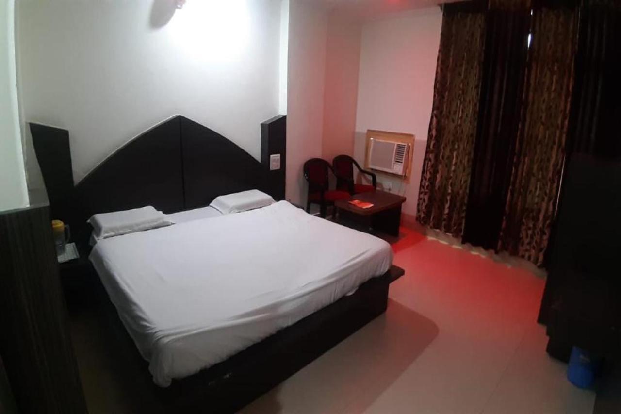 Oyo 81211 Hotel Janta Katra (Jammu and Kashmir) Ngoại thất bức ảnh