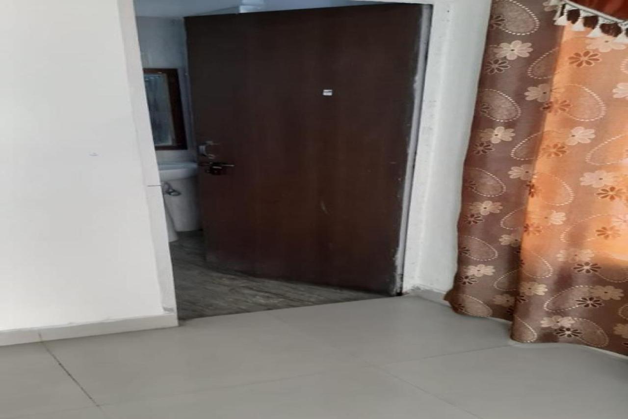 Oyo 81211 Hotel Janta Katra (Jammu and Kashmir) Ngoại thất bức ảnh