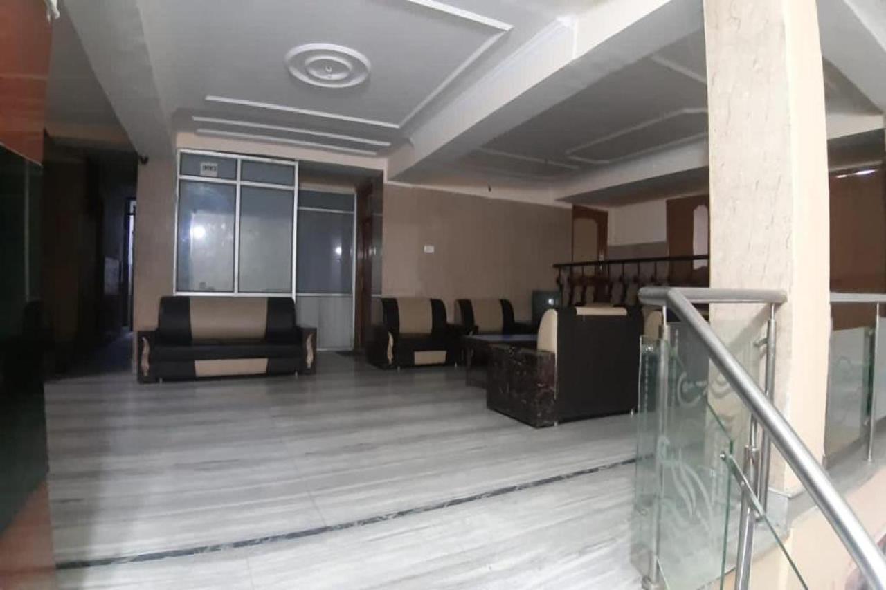 Oyo 81211 Hotel Janta Katra (Jammu and Kashmir) Ngoại thất bức ảnh