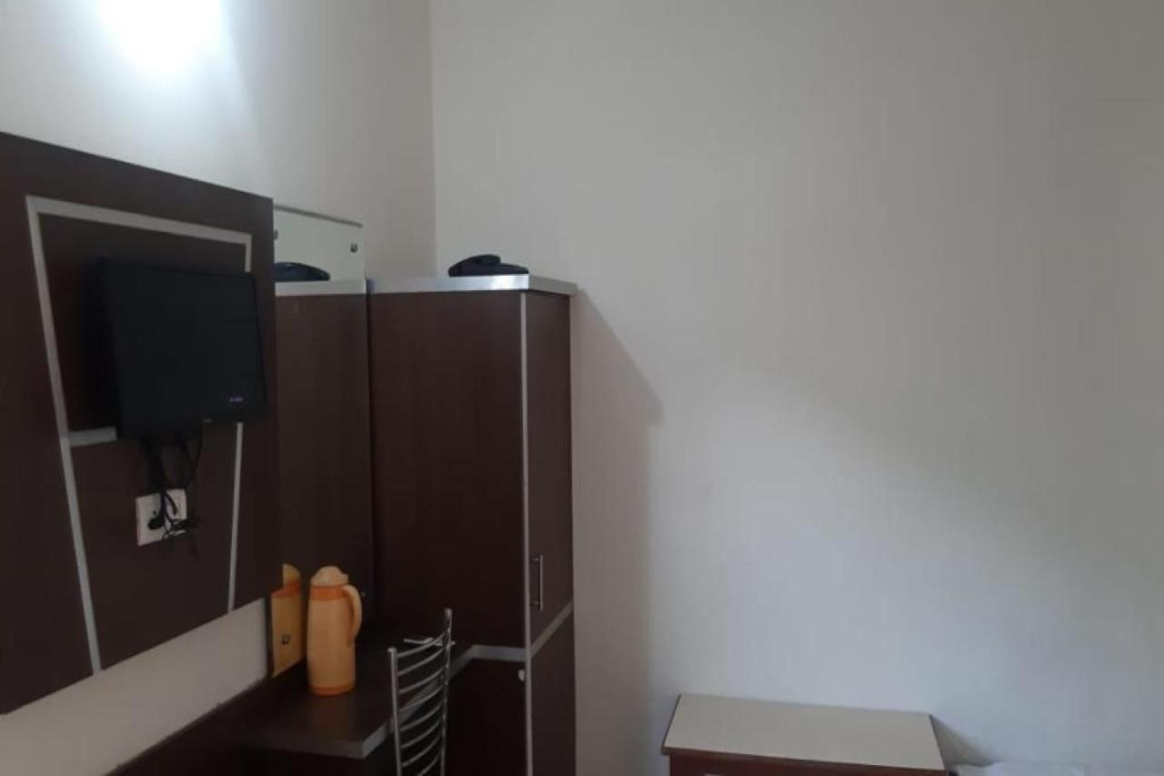 Oyo 81211 Hotel Janta Katra (Jammu and Kashmir) Ngoại thất bức ảnh